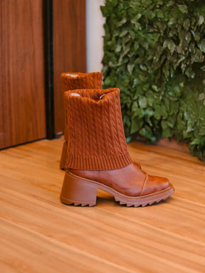 Bota Versatta -  A Bota 2 em 1 Que Se Transforma Com Você